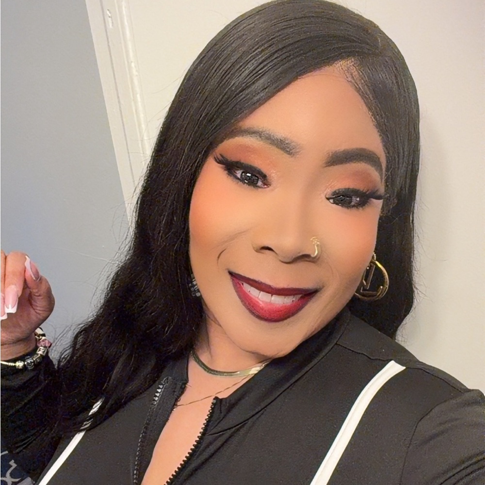 Meet your Posher, Kiana